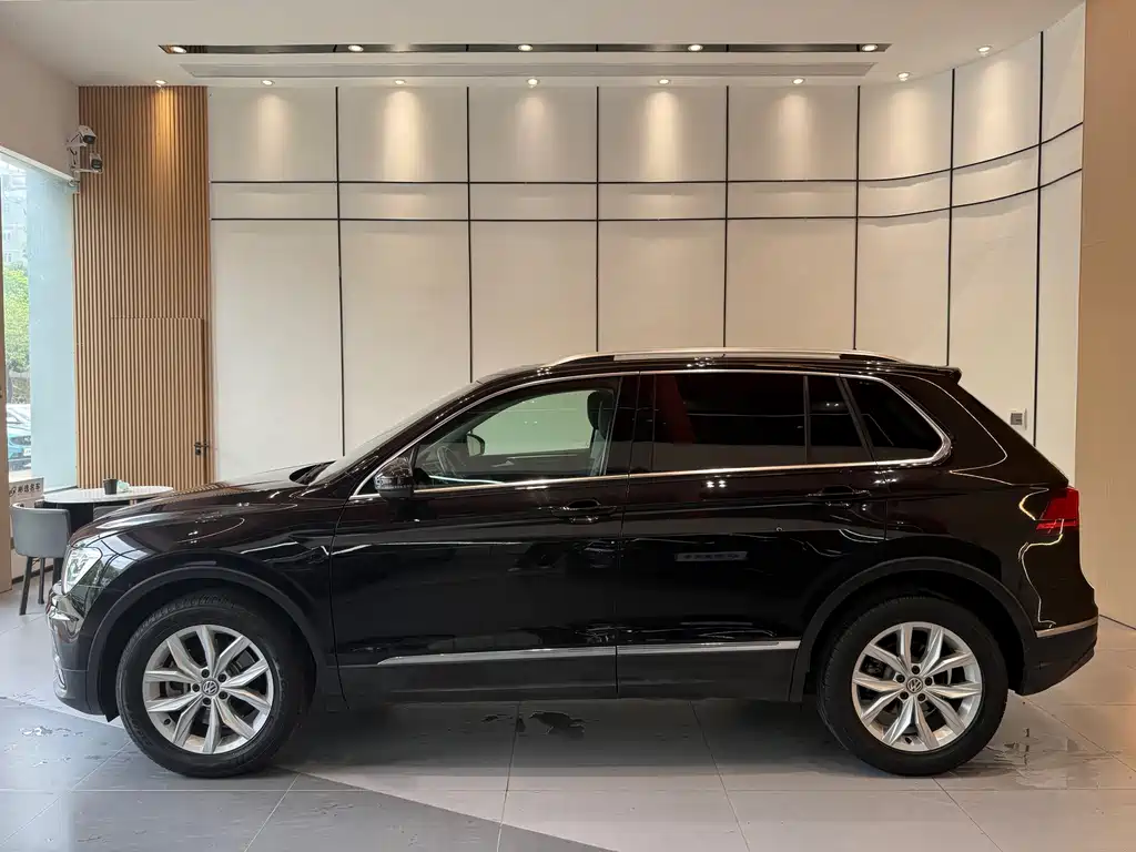 Volkswagen Tiguan — фото 4