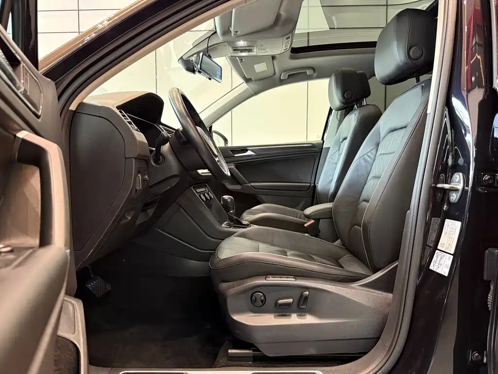 Volkswagen Tiguan — фото 5