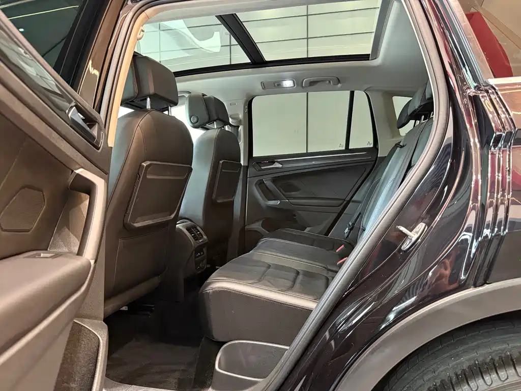 Volkswagen Tiguan — фото 6