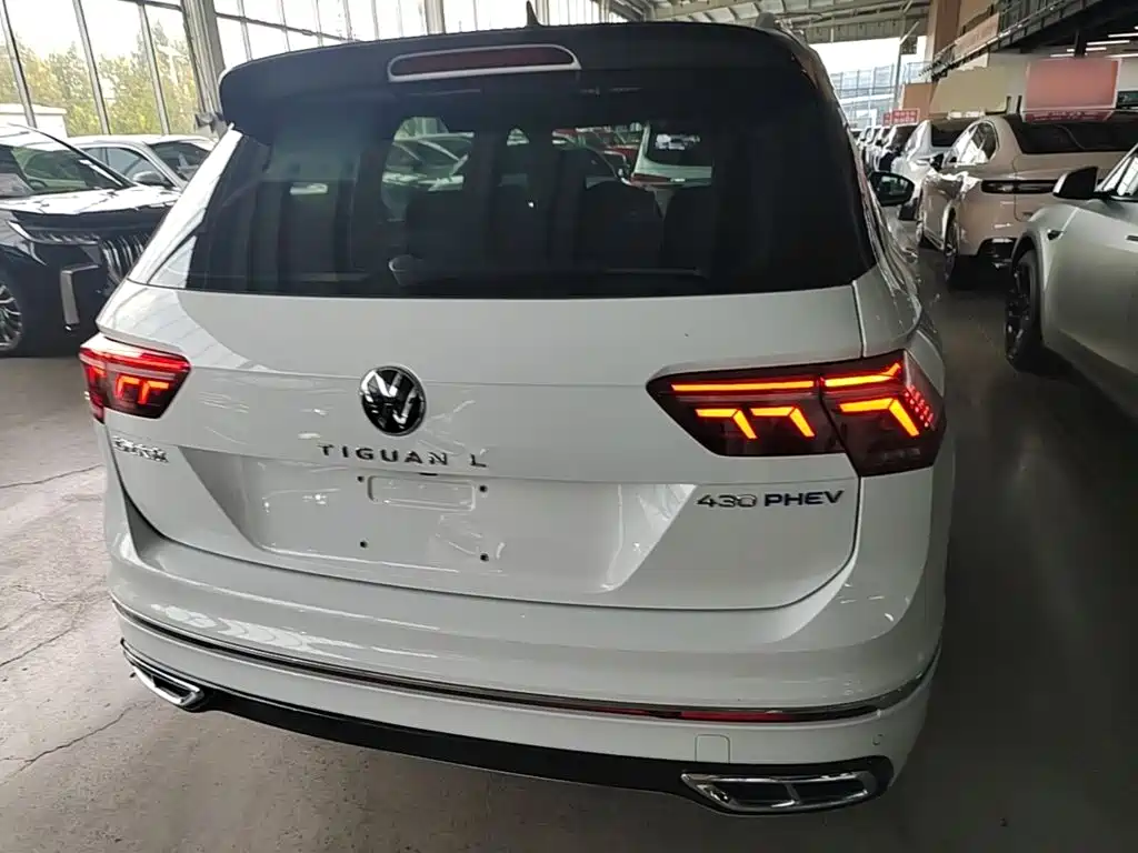 Volkswagen Tiguan L PHEV — фото 6