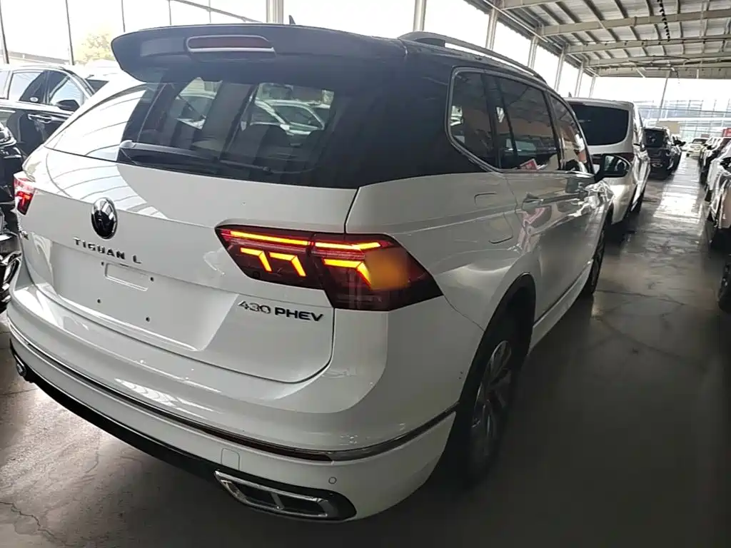 Volkswagen Tiguan L PHEV — фото 7