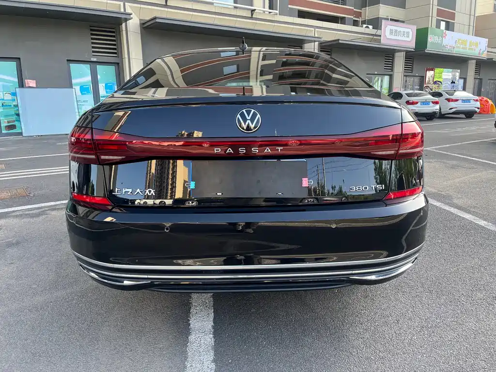 Volkswagen Passat — фото 6