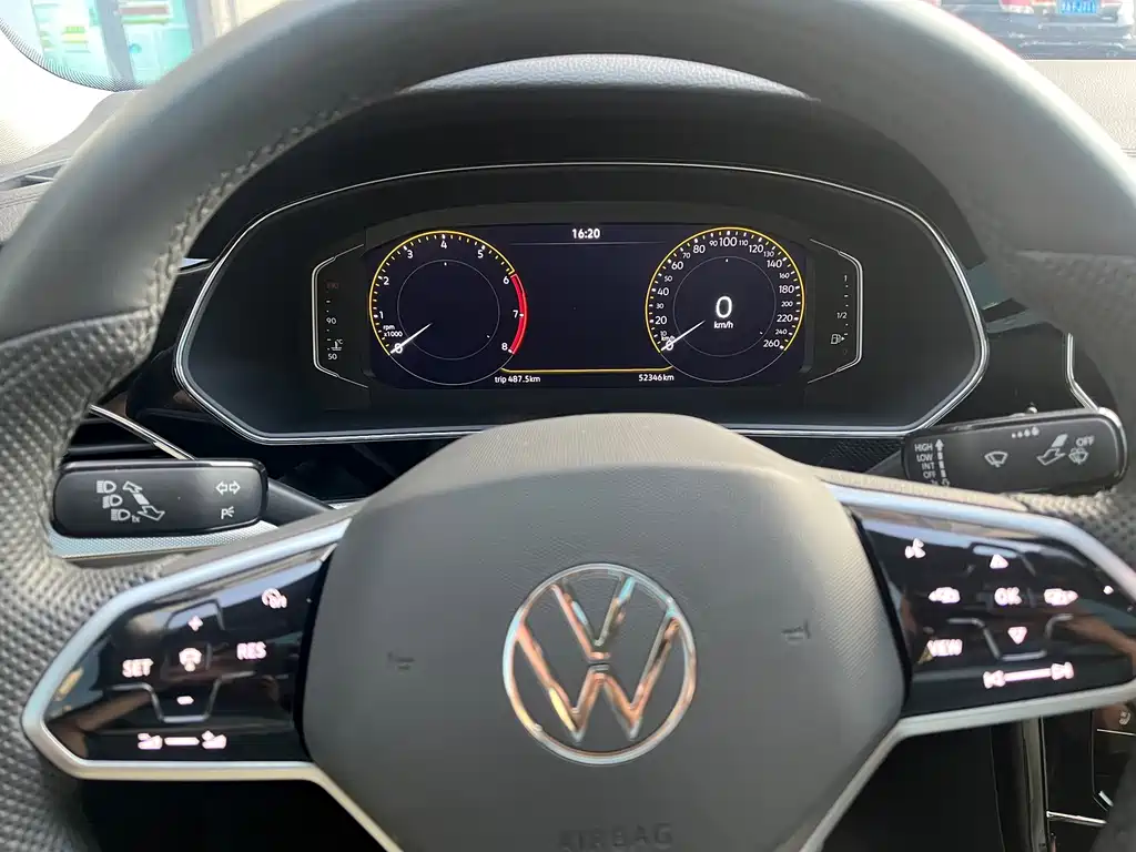 Volkswagen Passat — фото 8