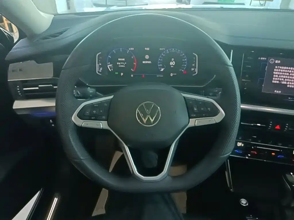 Volkswagen Passat — фото 11