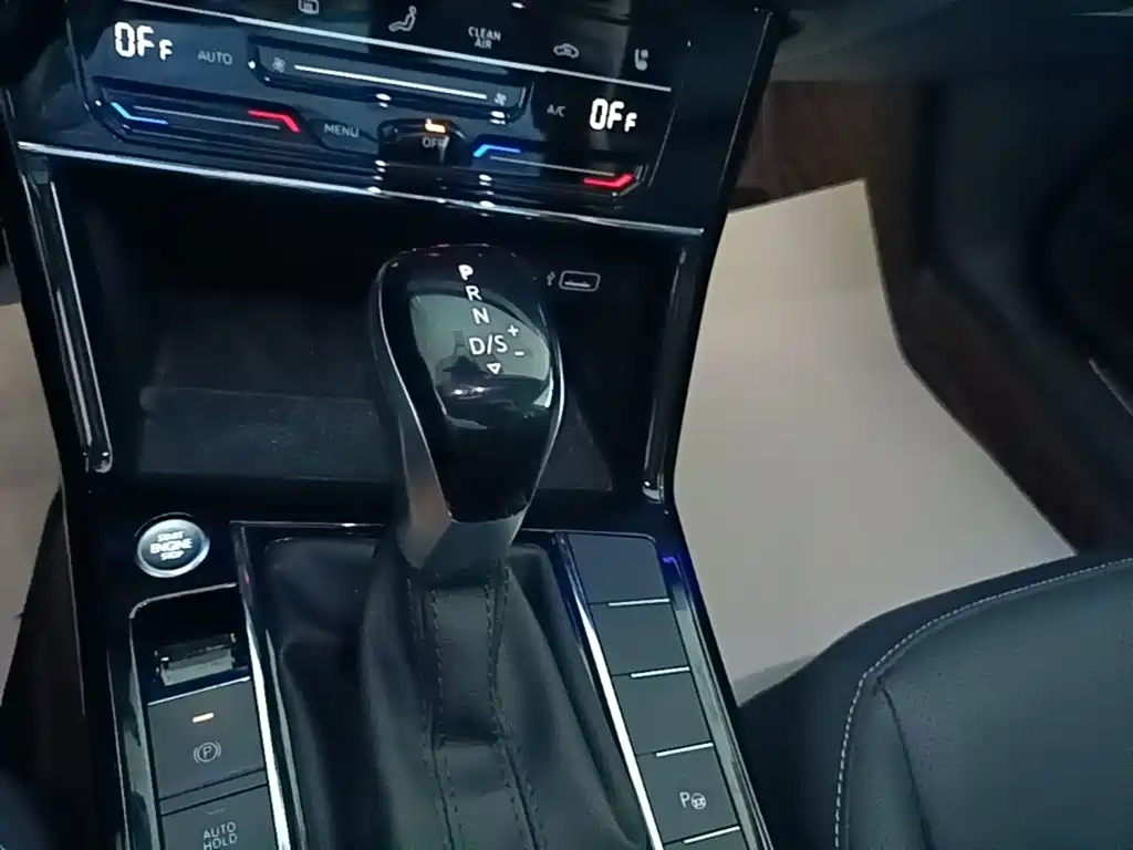 Volkswagen Passat — фото 14