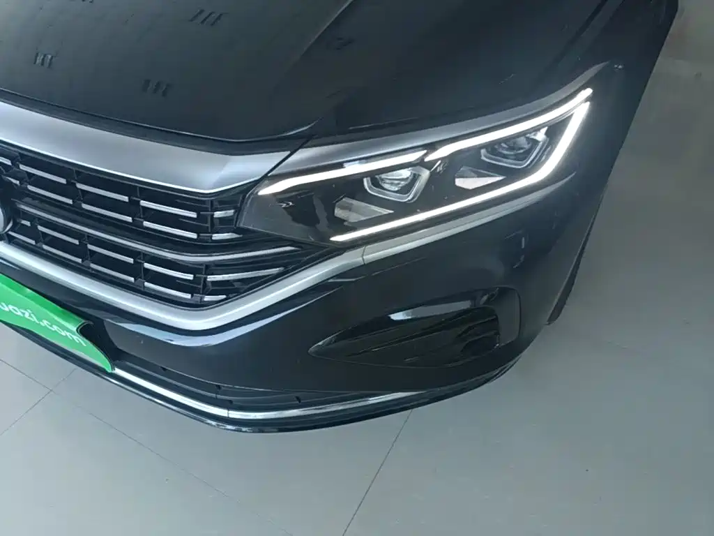 Volkswagen Passat — фото 24