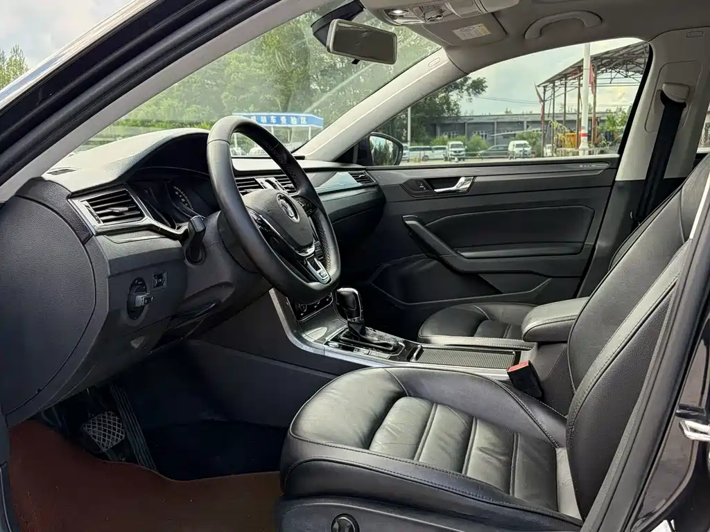 Volkswagen Passat — фото 5