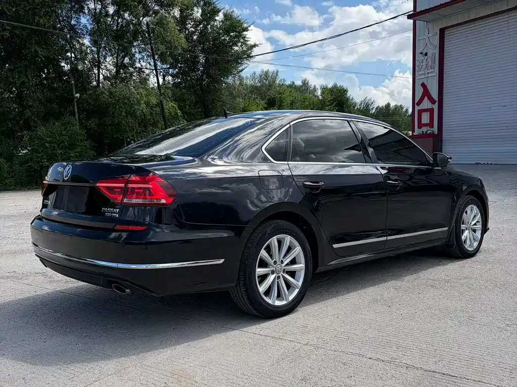 Volkswagen Passat — фото 7