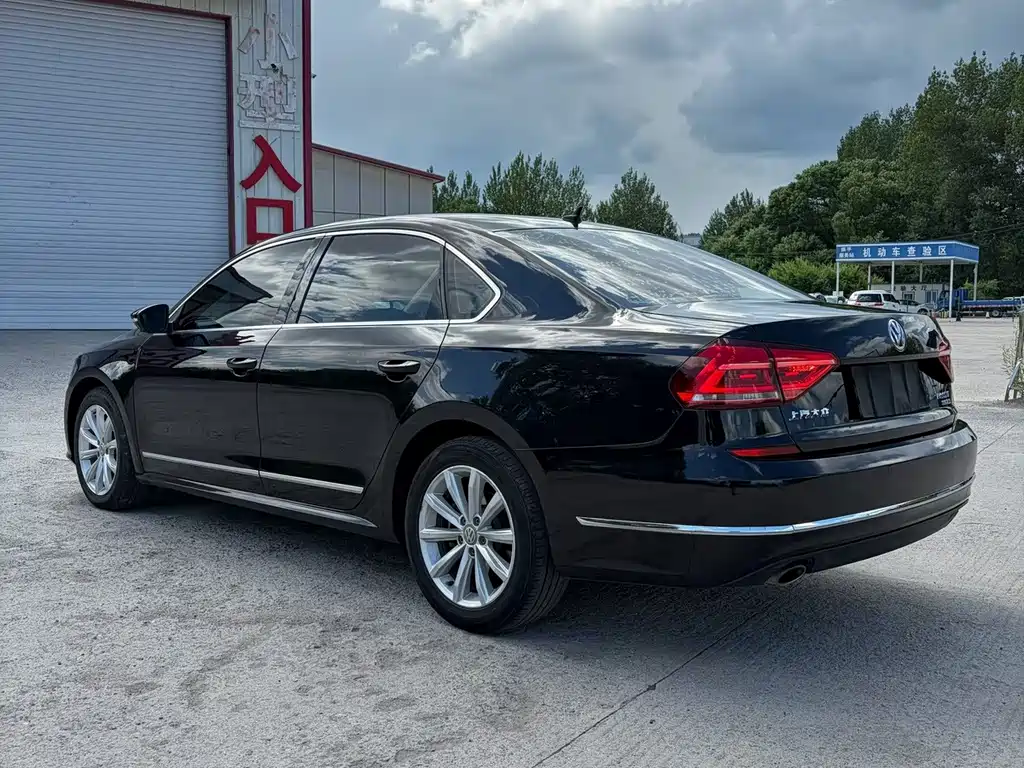 Volkswagen Passat — фото 9