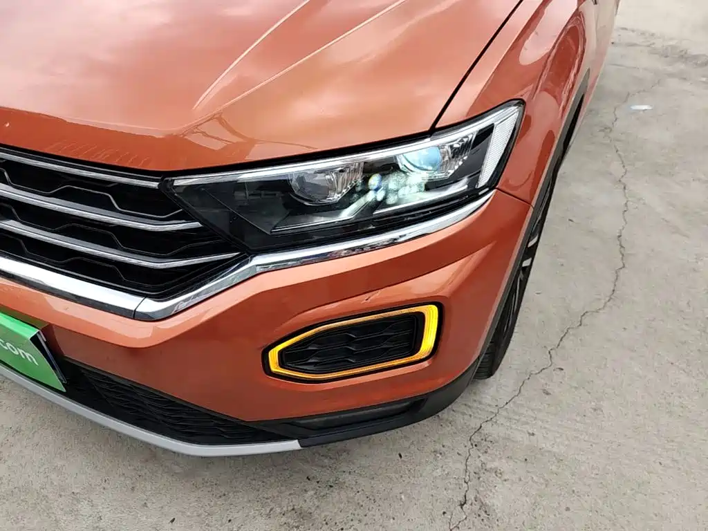 Volkswagen T-Roc — фото 24