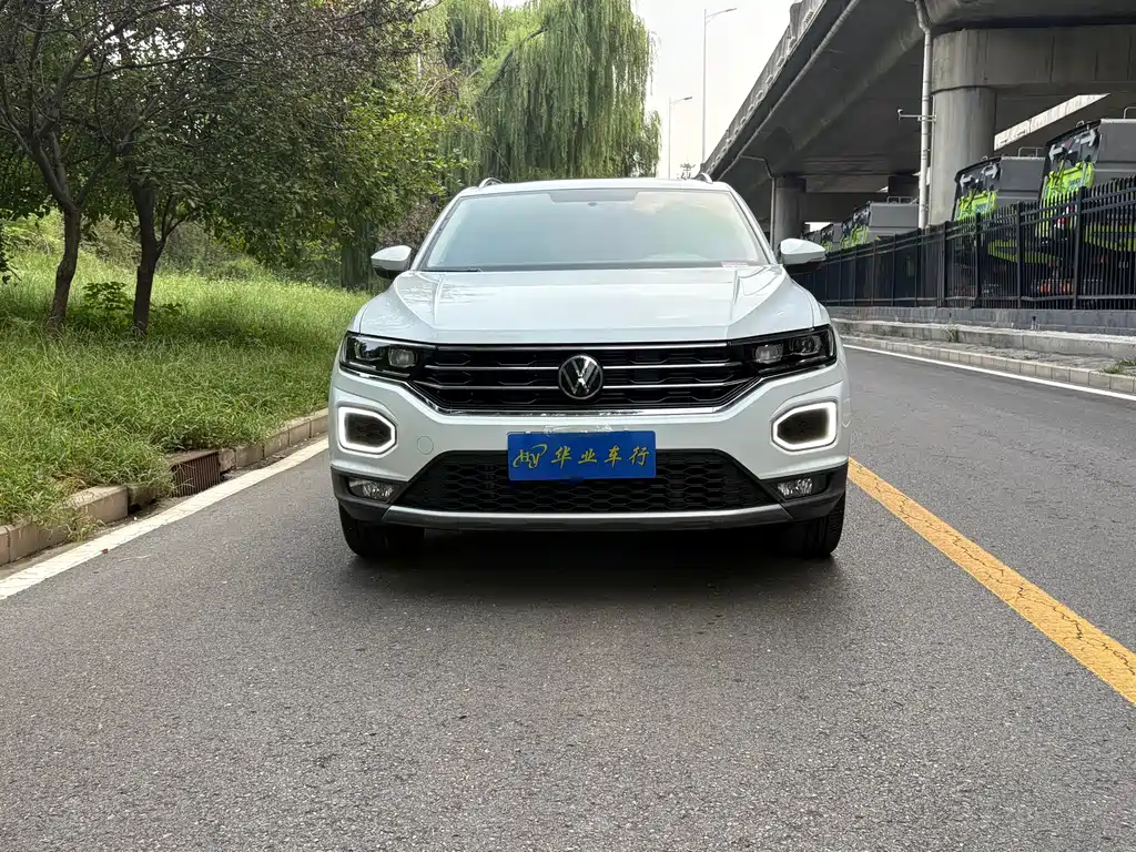 Volkswagen T-Roc — фото 2