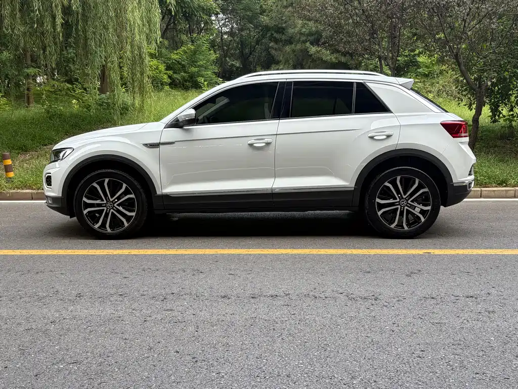 Volkswagen T-Roc — фото 3