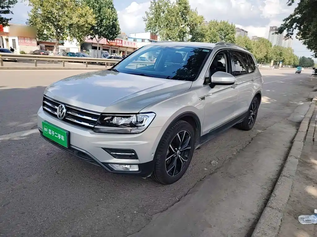 Volkswagen Tiguan L — фото 2