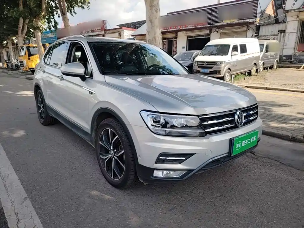 Volkswagen Tiguan L — фото 4