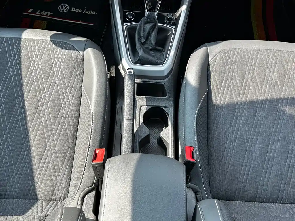 Volkswagen T-Cross — фото 21