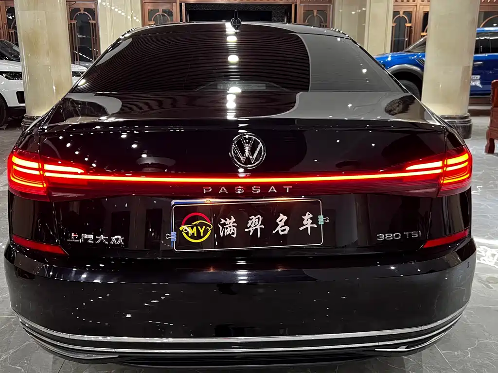 Volkswagen Passat — фото 6