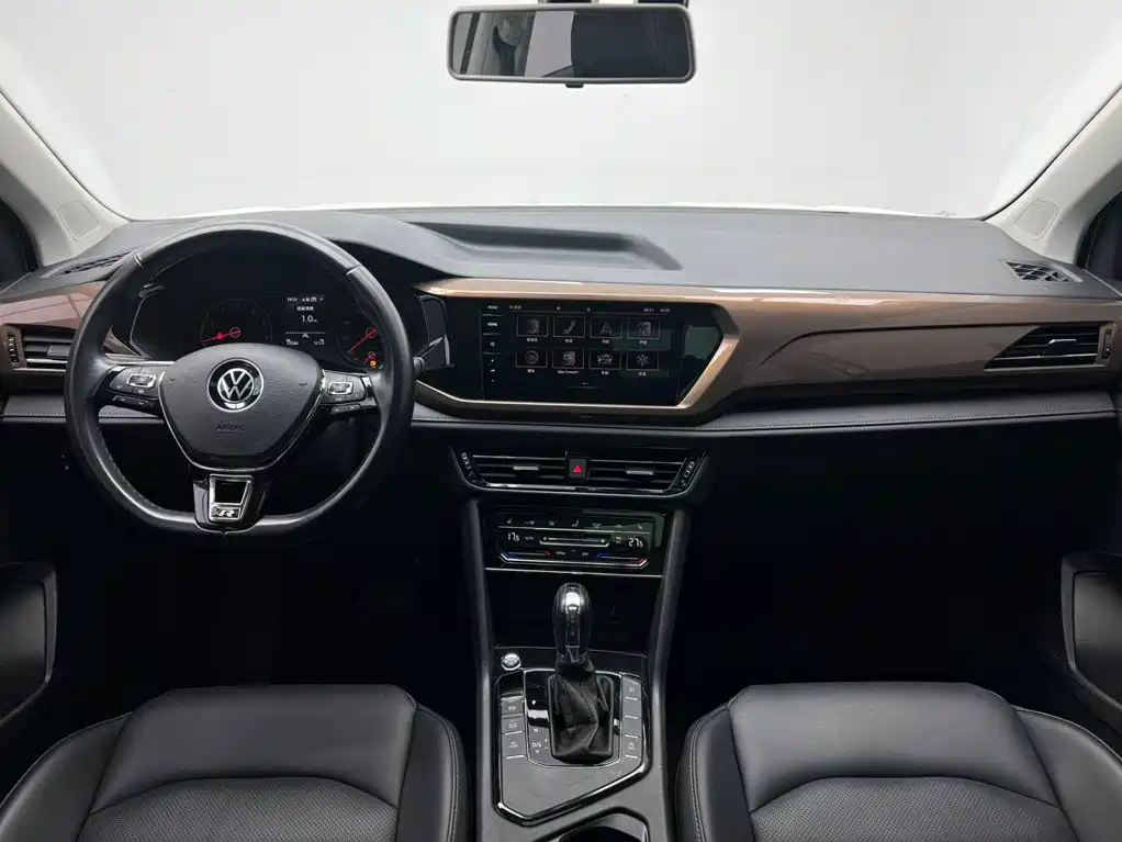 Volkswagen Tharu — фото 14