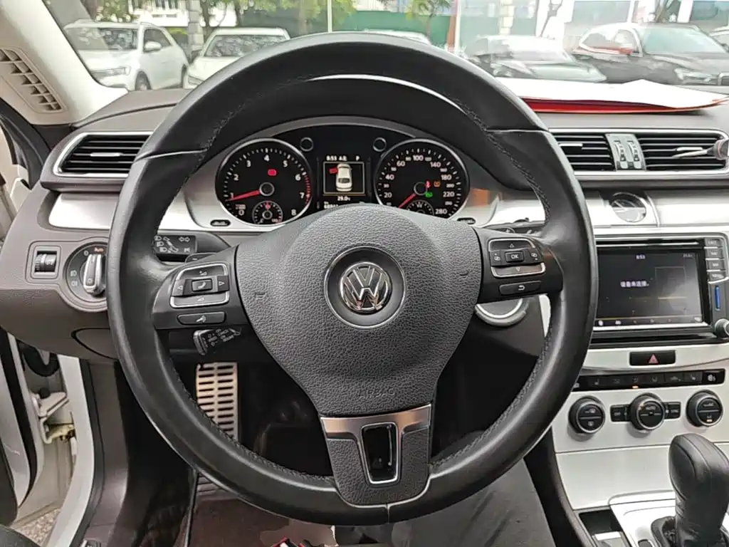 Volkswagen CC — фото 11