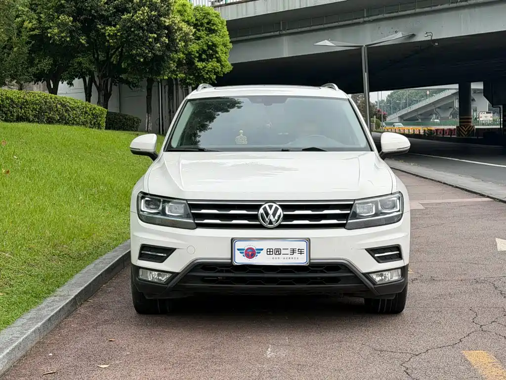 Volkswagen Tiguan L — фото 2