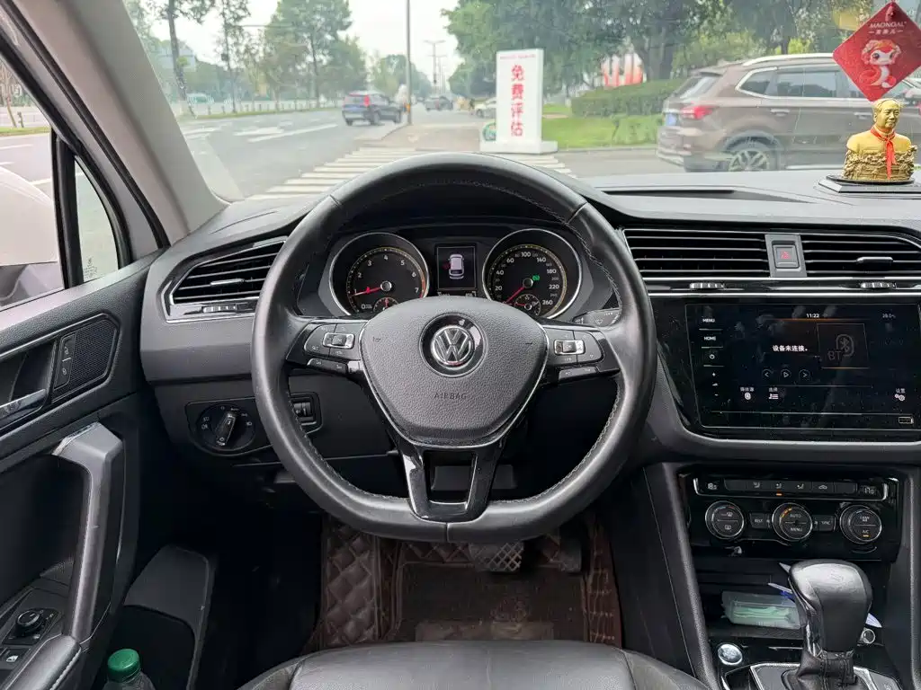 Volkswagen Tiguan L — фото 14