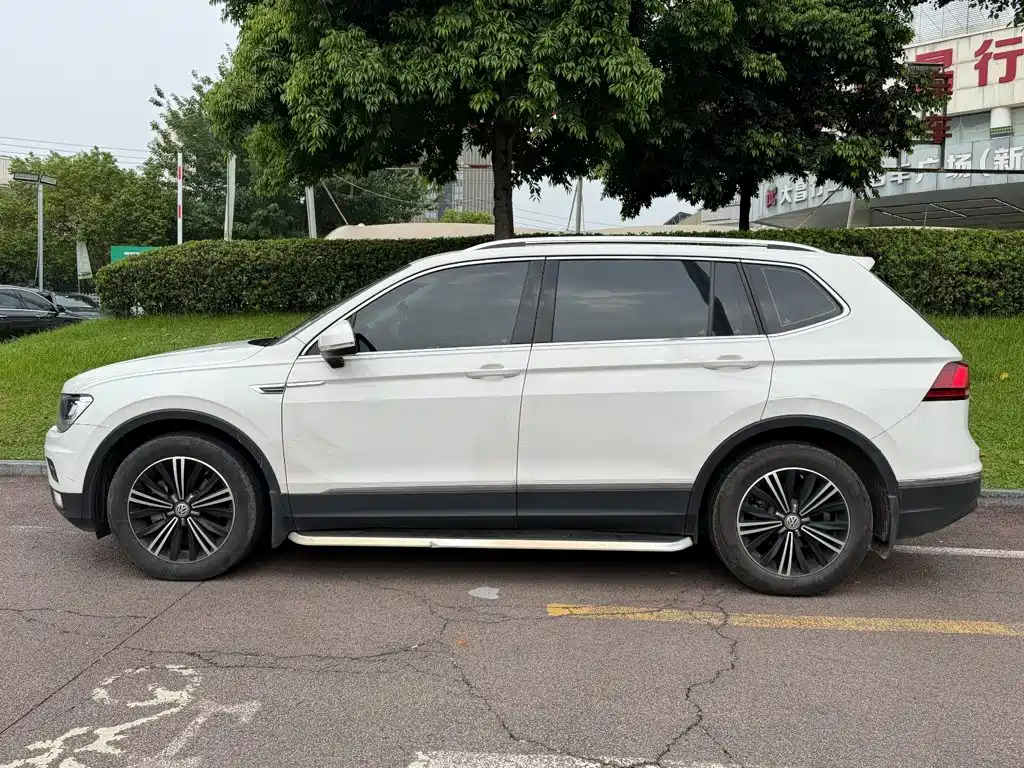 Volkswagen Tiguan L — фото 3