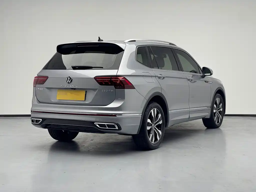 Volkswagen Tiguan L — фото 2