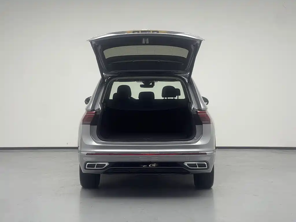 Volkswagen Tiguan L — фото 8