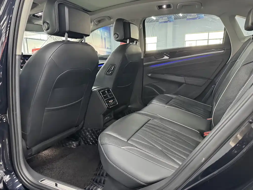 Volkswagen Passat — фото 5
