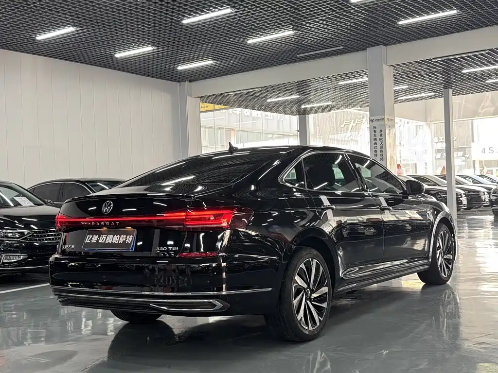 Volkswagen Passat — фото 9