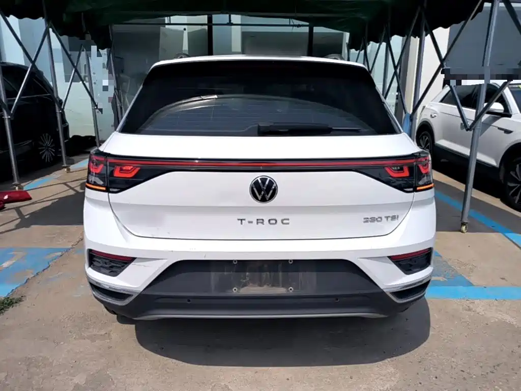 Volkswagen T-Roc — фото 6