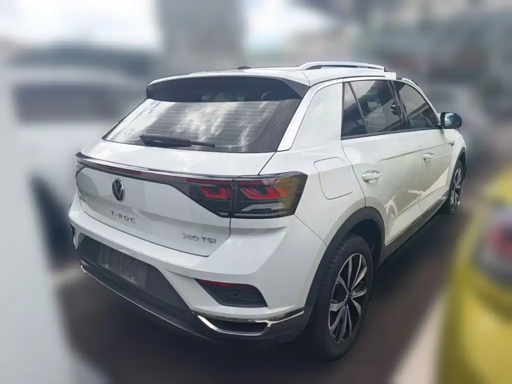 Volkswagen T-Roc — фото 10