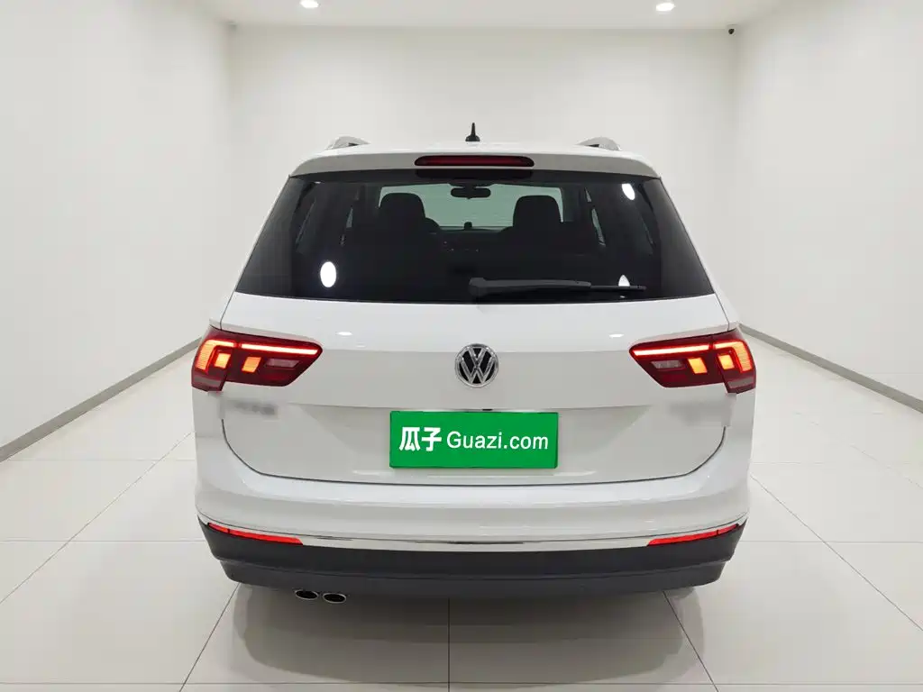 Volkswagen Tiguan L — фото 5