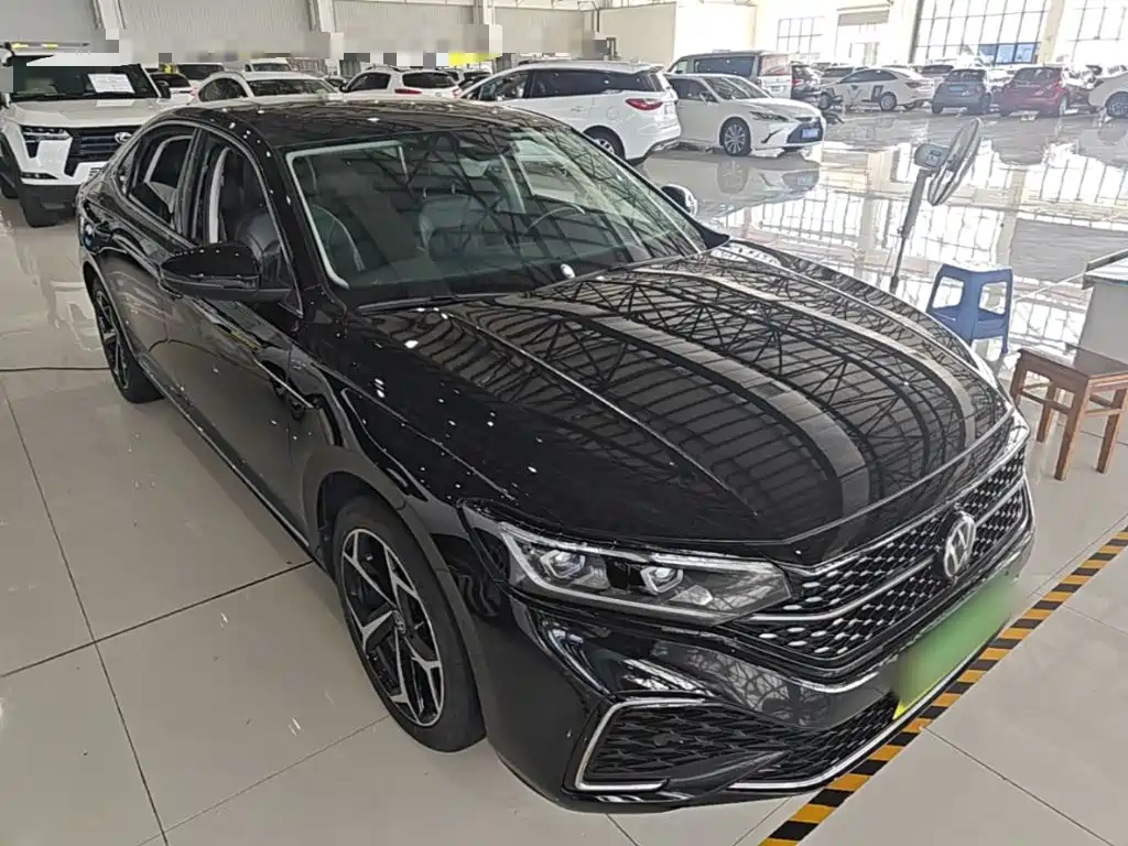 Volkswagen Passat — фото 4