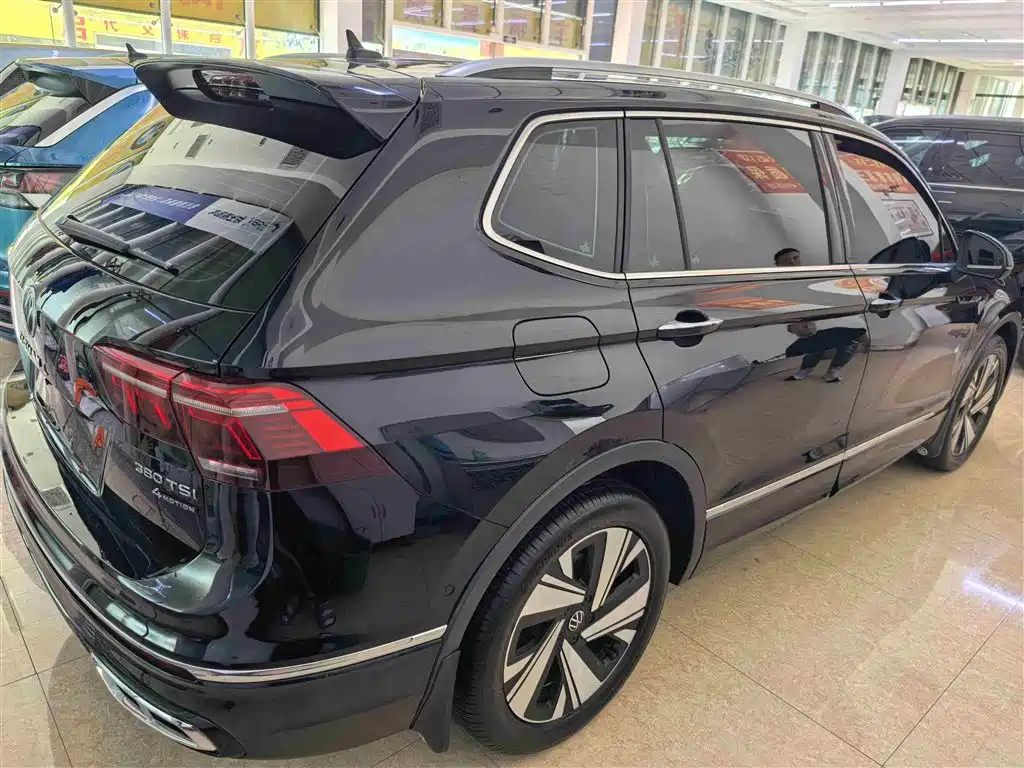 Volkswagen Tiguan L — фото 4