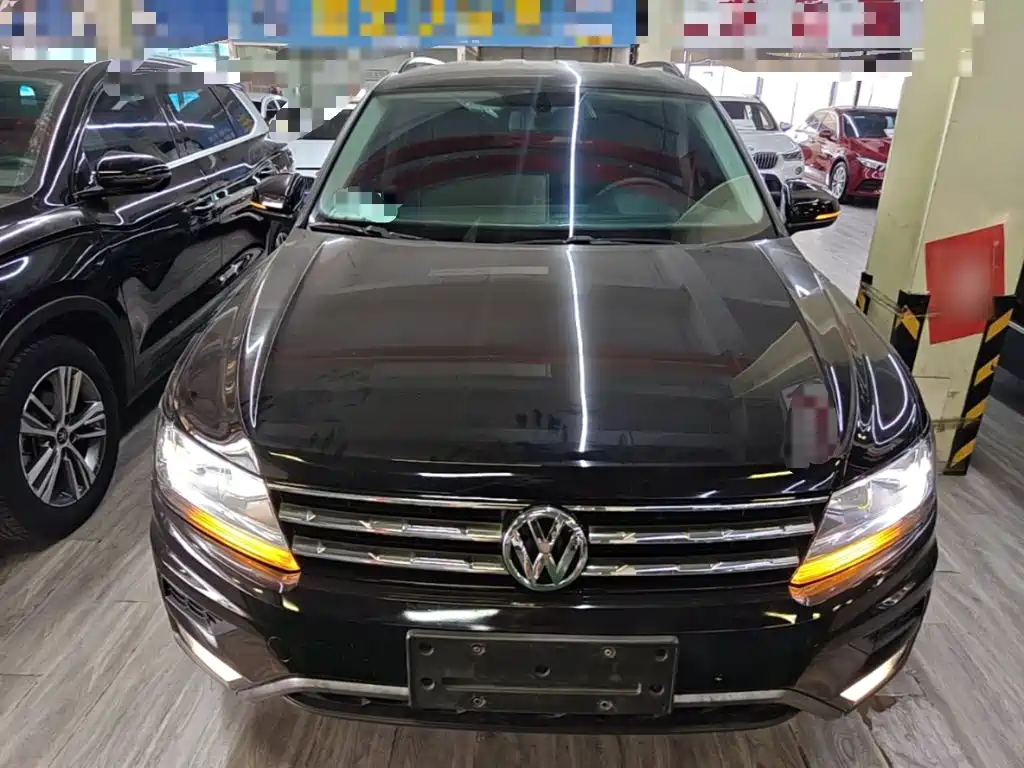 Volkswagen Tiguan L — фото 3