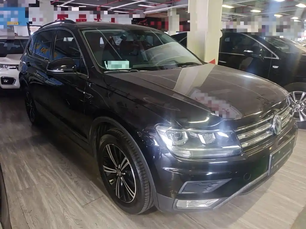 Volkswagen Tiguan L — фото 4