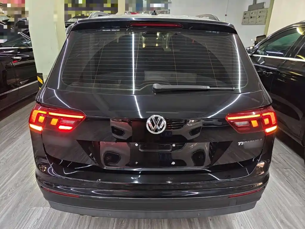 Volkswagen Tiguan L — фото 6