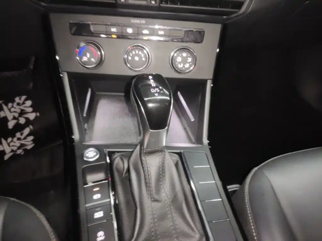 Volkswagen Passat — фото 14