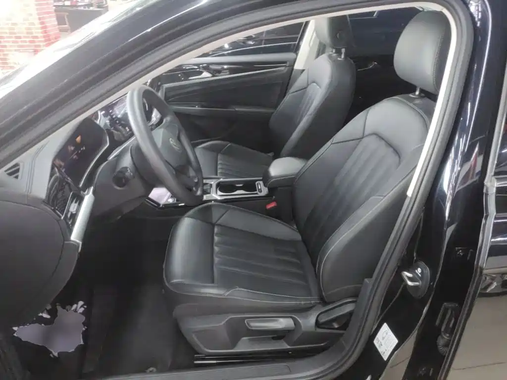 Volkswagen Passat — фото 15