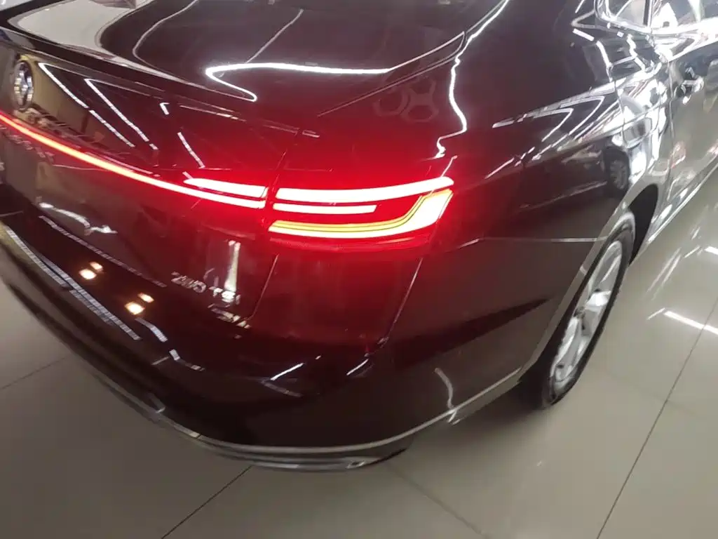 Volkswagen Passat — фото 8
