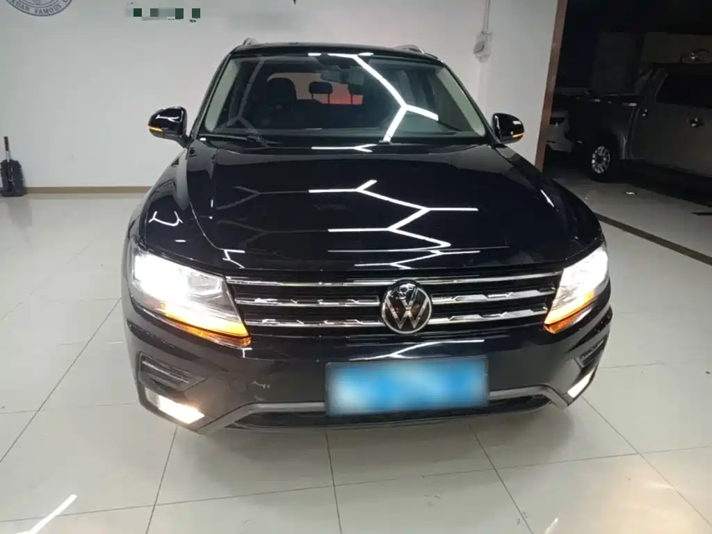 Volkswagen Tiguan L — фото 3