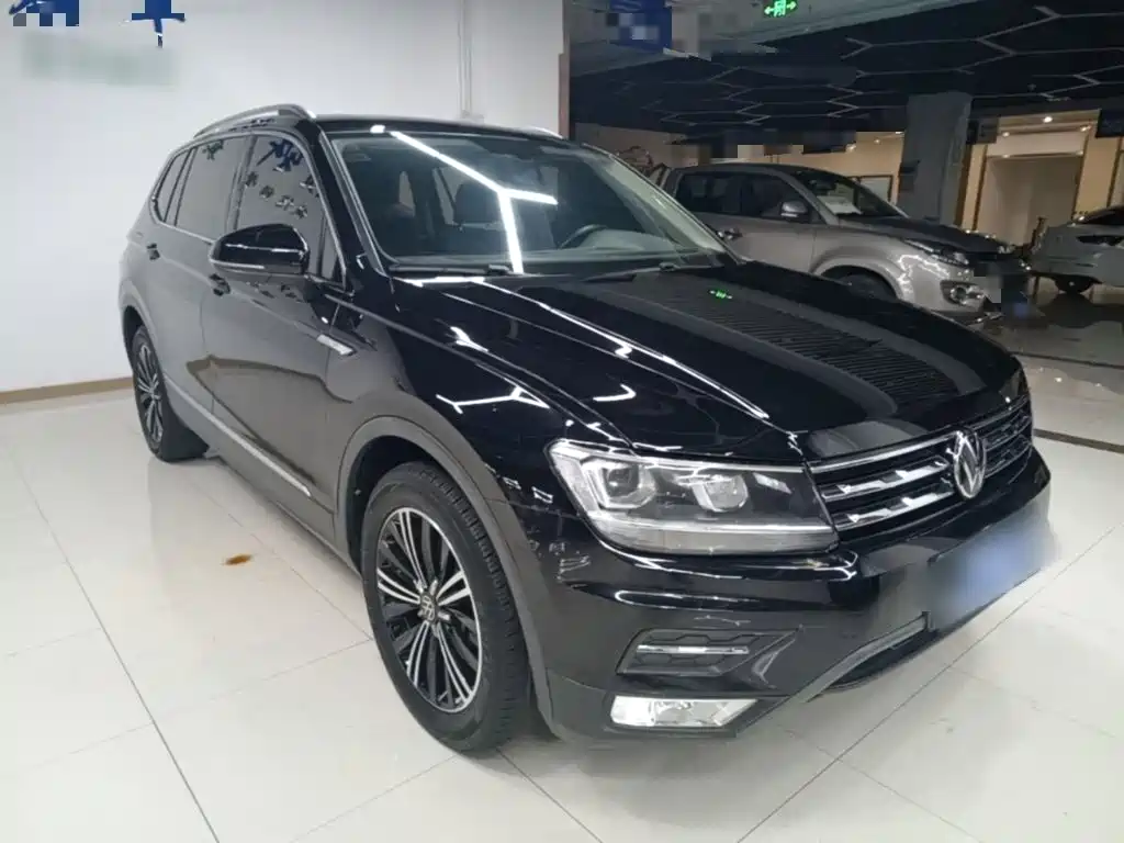 Volkswagen Tiguan L — фото 4