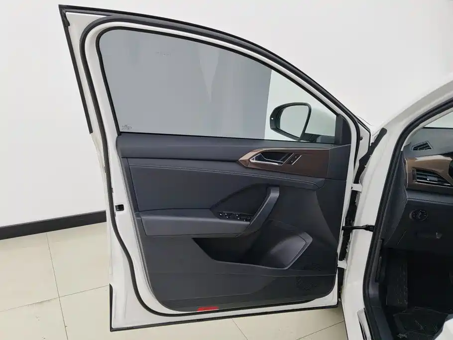 Volkswagen Tharu — фото 7