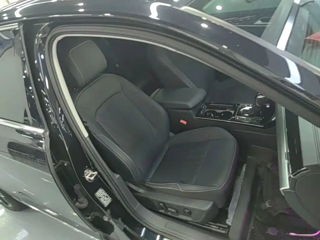 Volkswagen Passat — фото 25