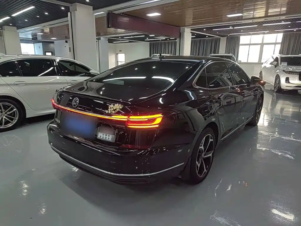 Volkswagen Passat — фото 7