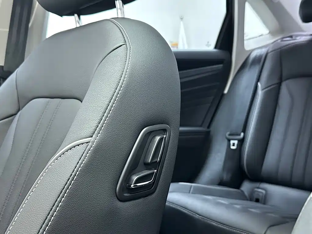 Volkswagen Passat — фото 11
