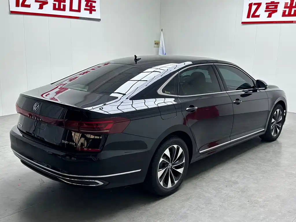 Volkswagen Passat — фото 18