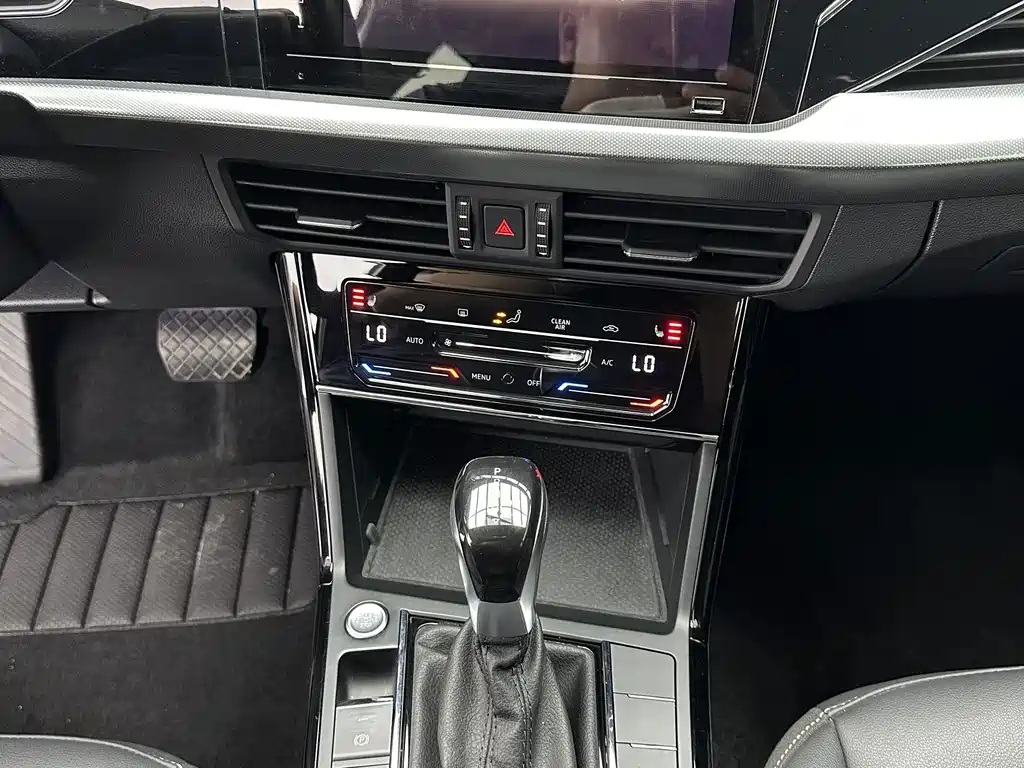 Volkswagen Passat — фото 15