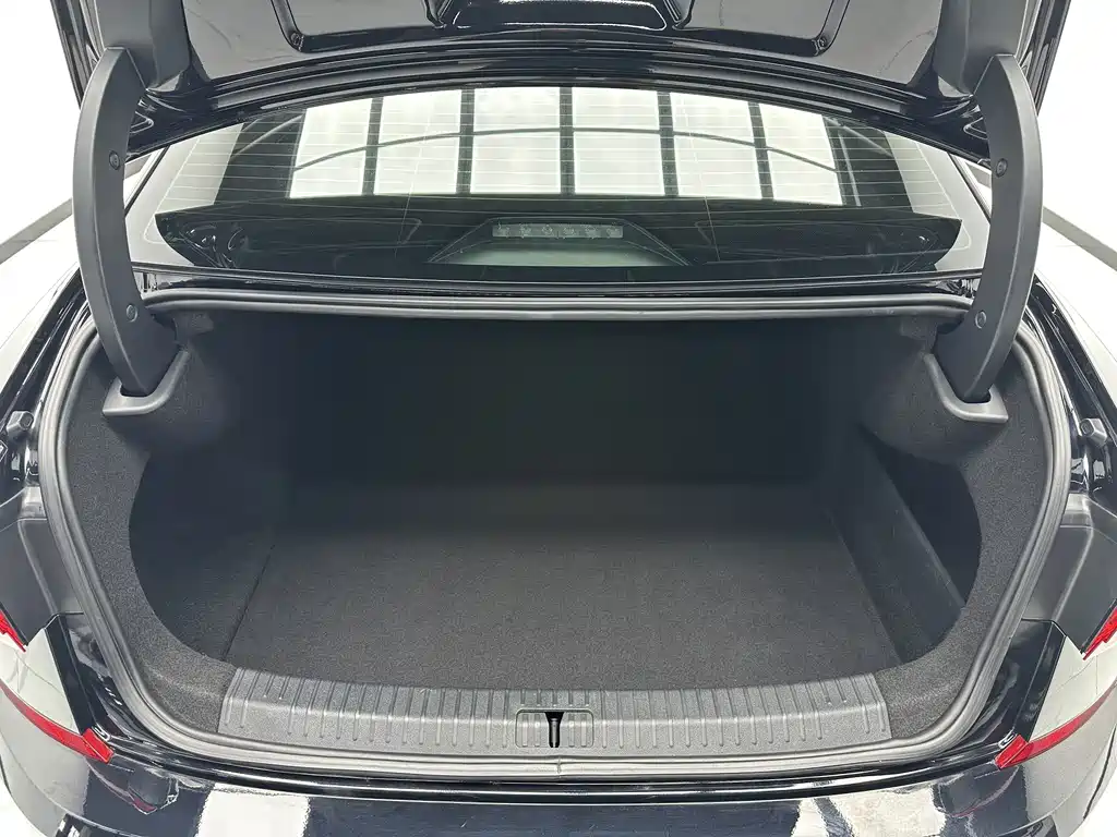 Volkswagen Passat — фото 17