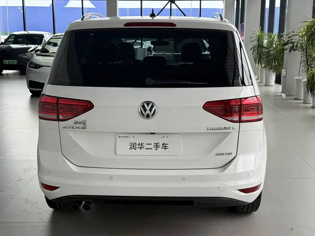 Volkswagen Touran — фото 4